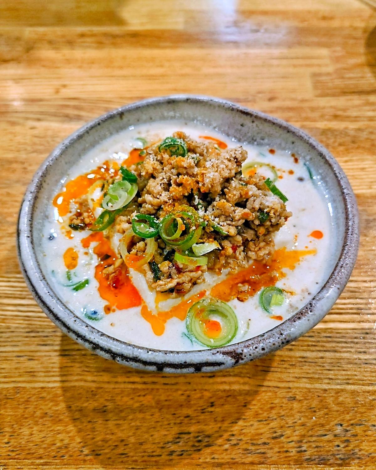 豆乳坦々湯豆腐好吃