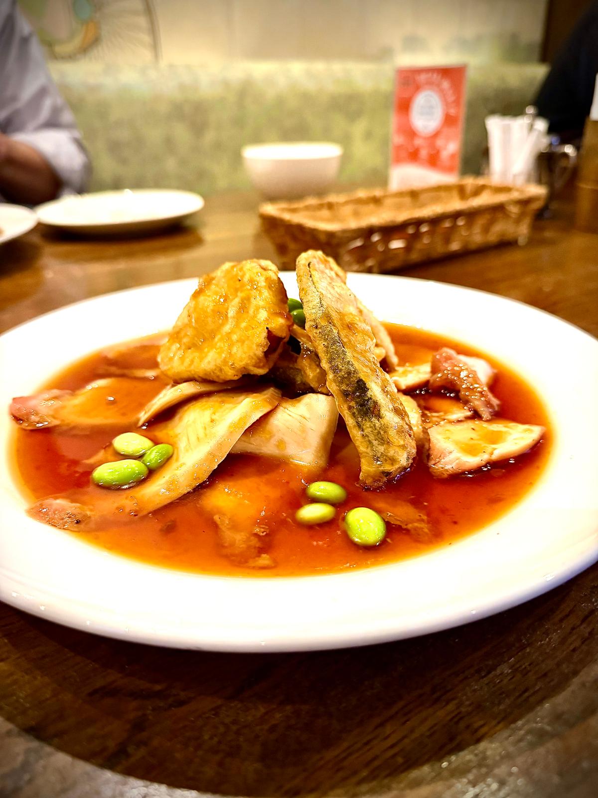 宮崎産若鶏の和風ロースト〜野菜天ぷら添え〜。