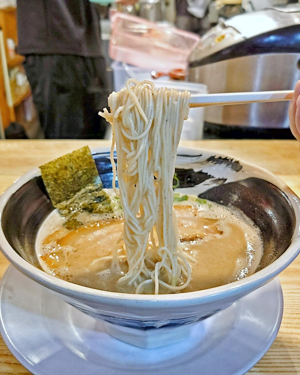 濃厚煮干とんこつ石田ラーメン