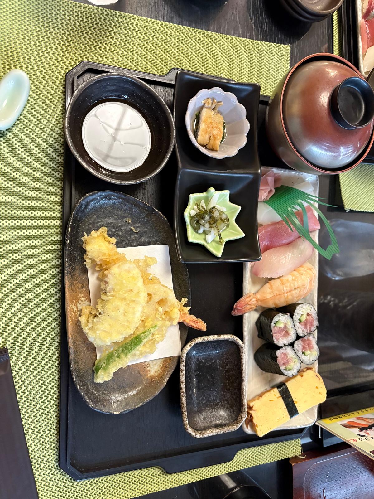 ランチセットはこの内容で1300円