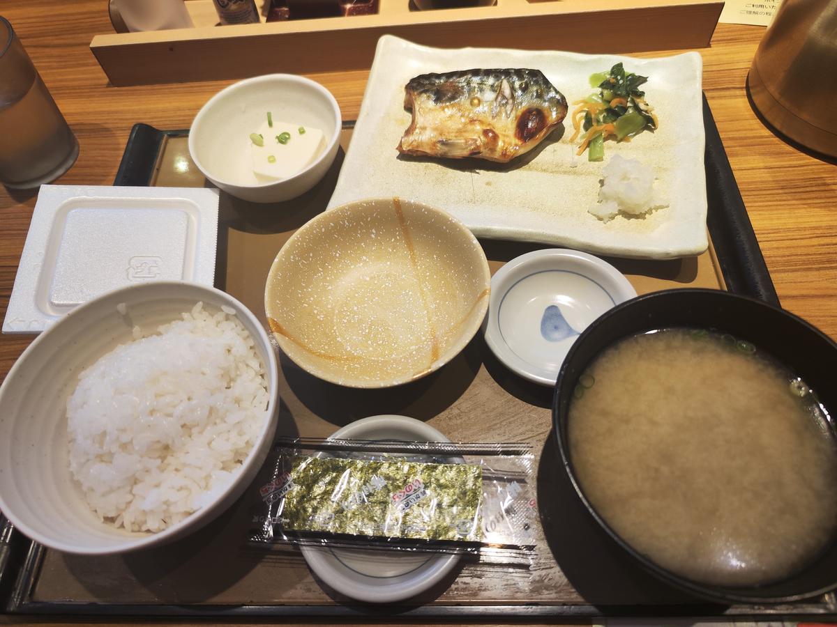 【朝食】サバの塩焼朝食（貝汁変更、追加で納豆）