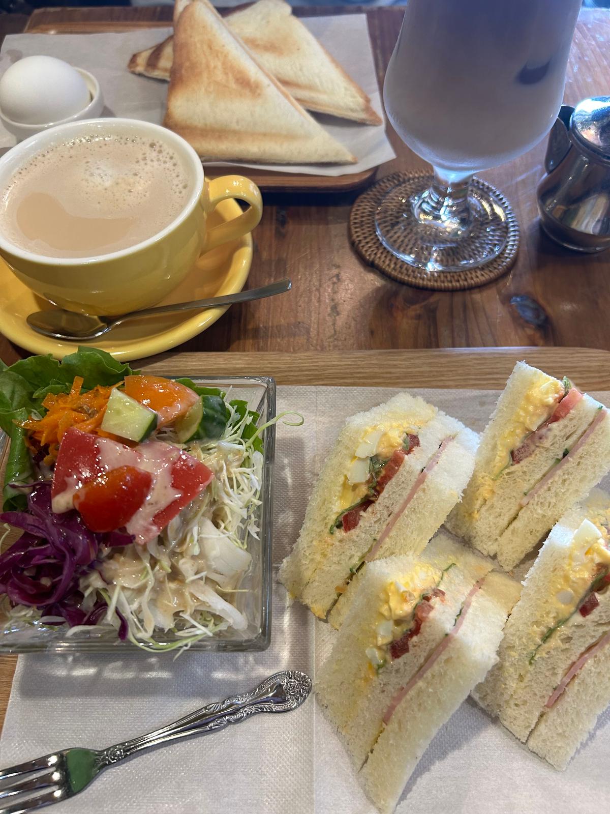 カフェオレ・ミックスサンド・サラダ