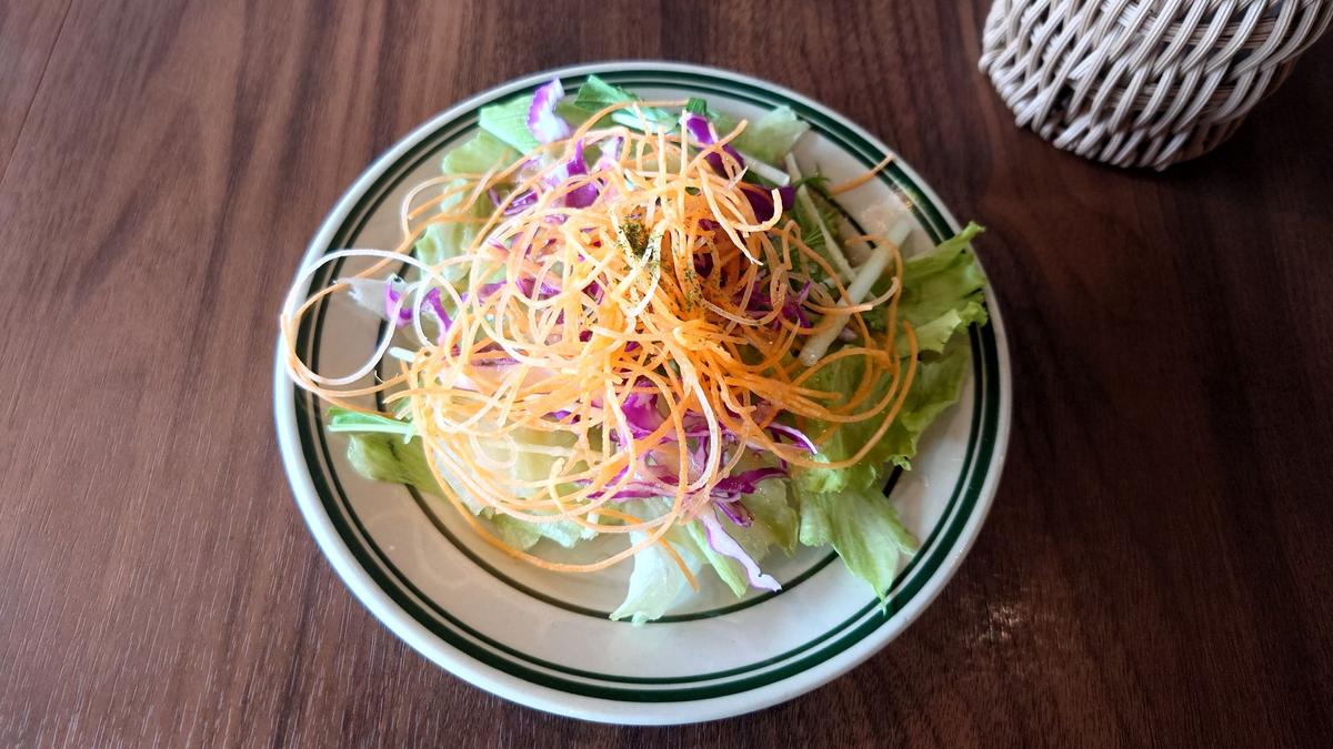 ふんわりにんじんがのったサラダ🥗