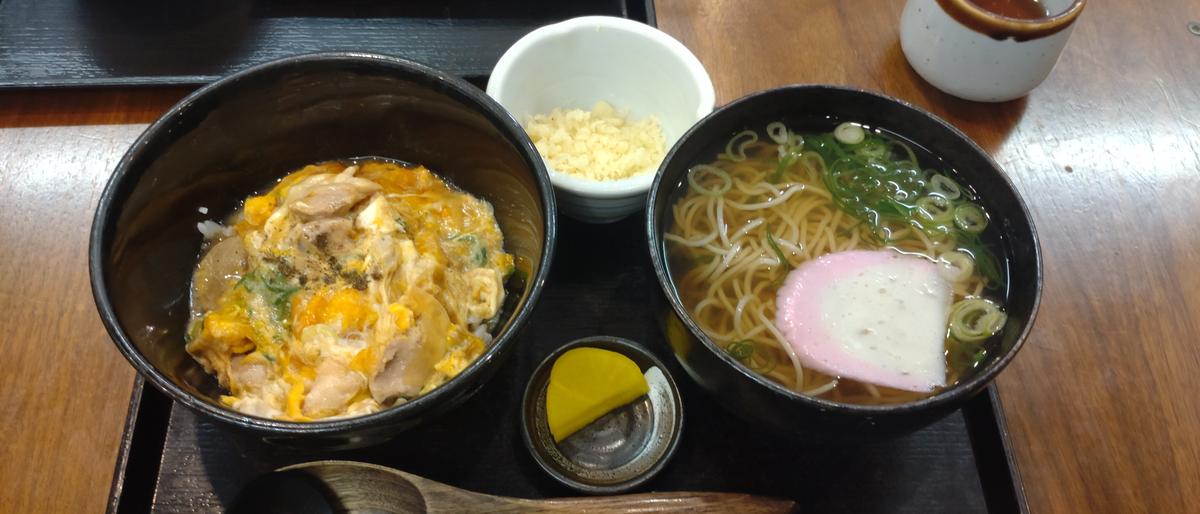 こちらはミニ！普通サイズの親子丼もありました🌸