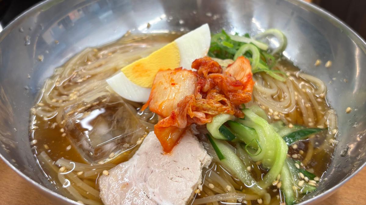暑い季節に食べたい！冷麺をハーフ(500円)で追加！