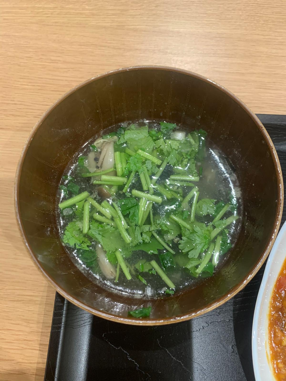 せっかくなのでスープ🥣にもイン🌿