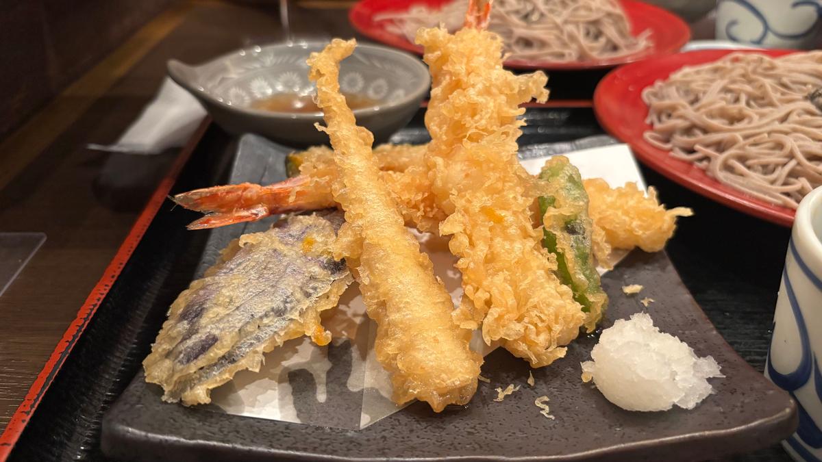 天ぷらはサクサクで食べ応え抜群！