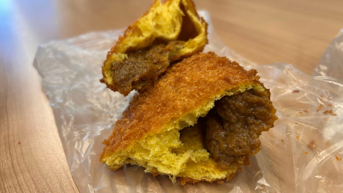 深い味のカレーがたっぷり入っています