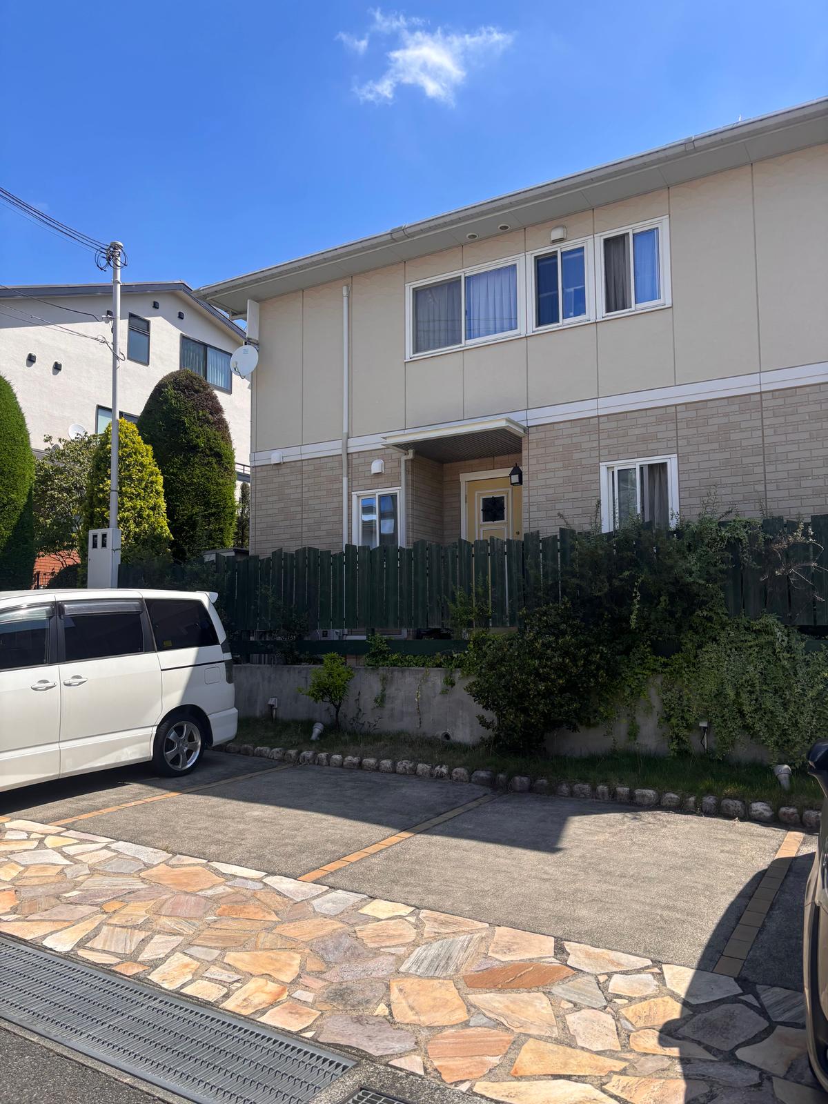お店の真裏に駐車スペースがあります。