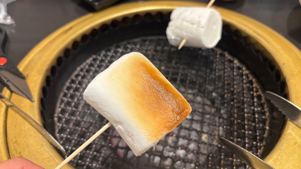 こんがり焼いたらとろ〜りマシュマロに😍