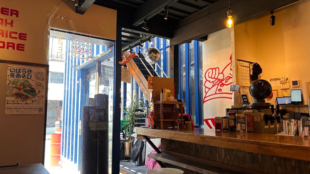 店内はアメリカンテイストな雰囲気