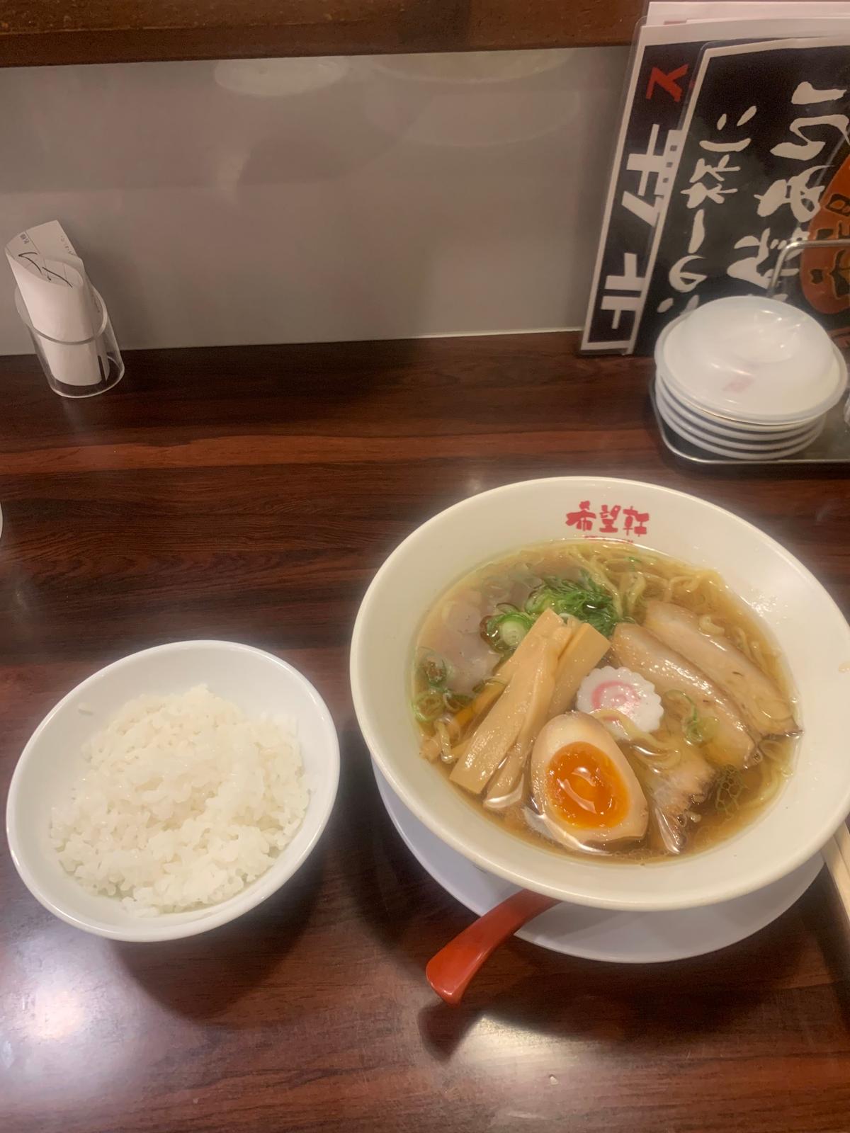 味玉も半分ついてます。