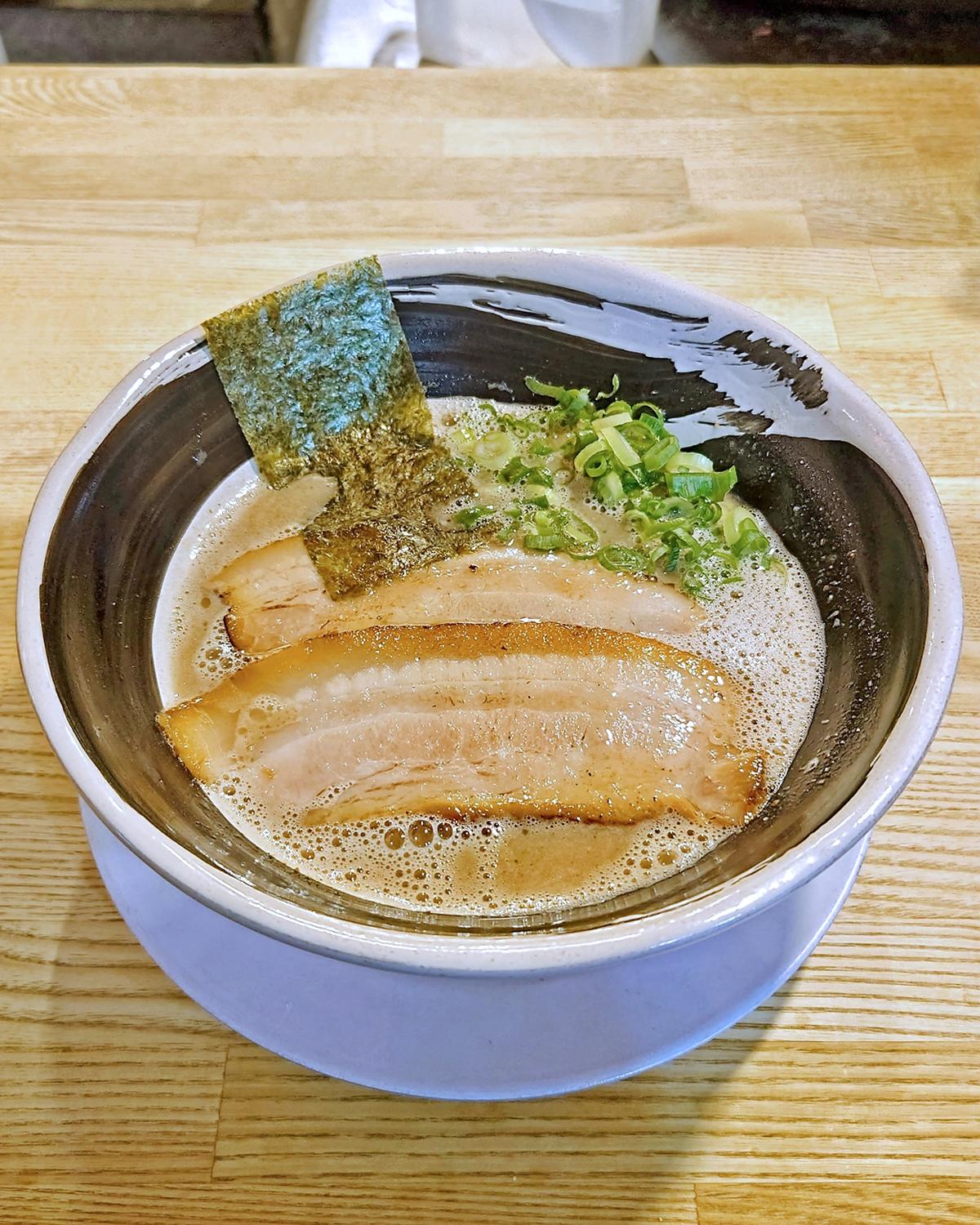 濃厚煮干とんこつ石田ラーメン