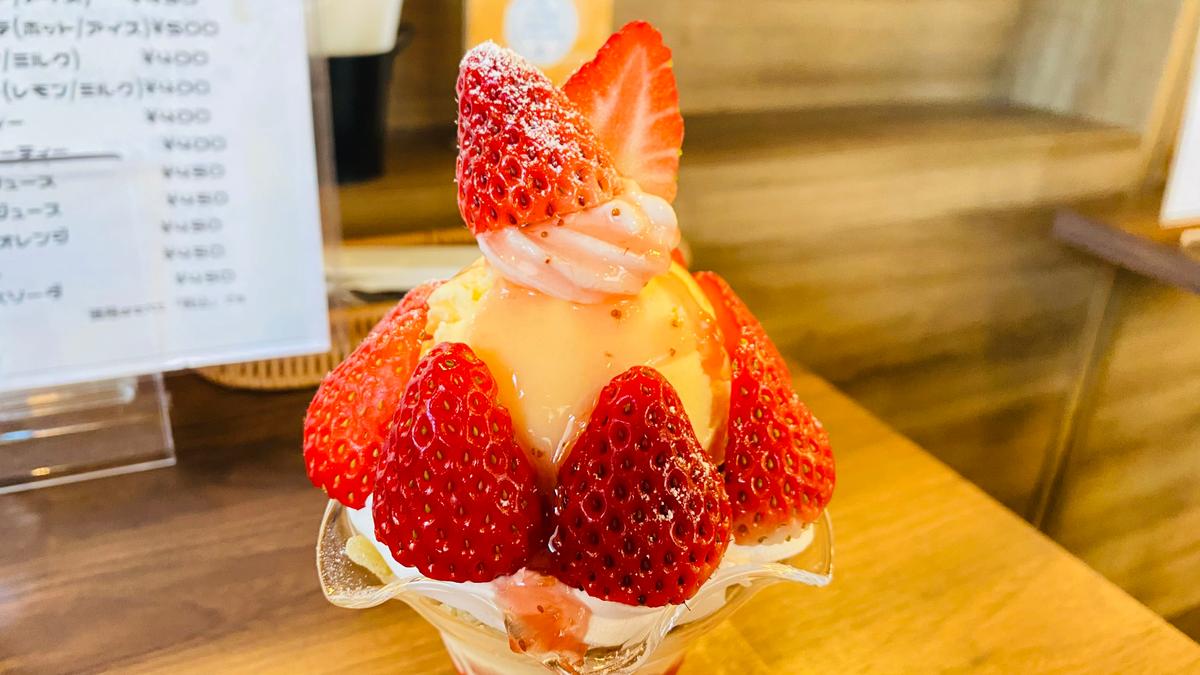 いちごパフェ