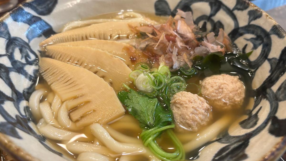 柔らかい若筍となめらかなつくねがあったかいお出汁と最高に合う◎