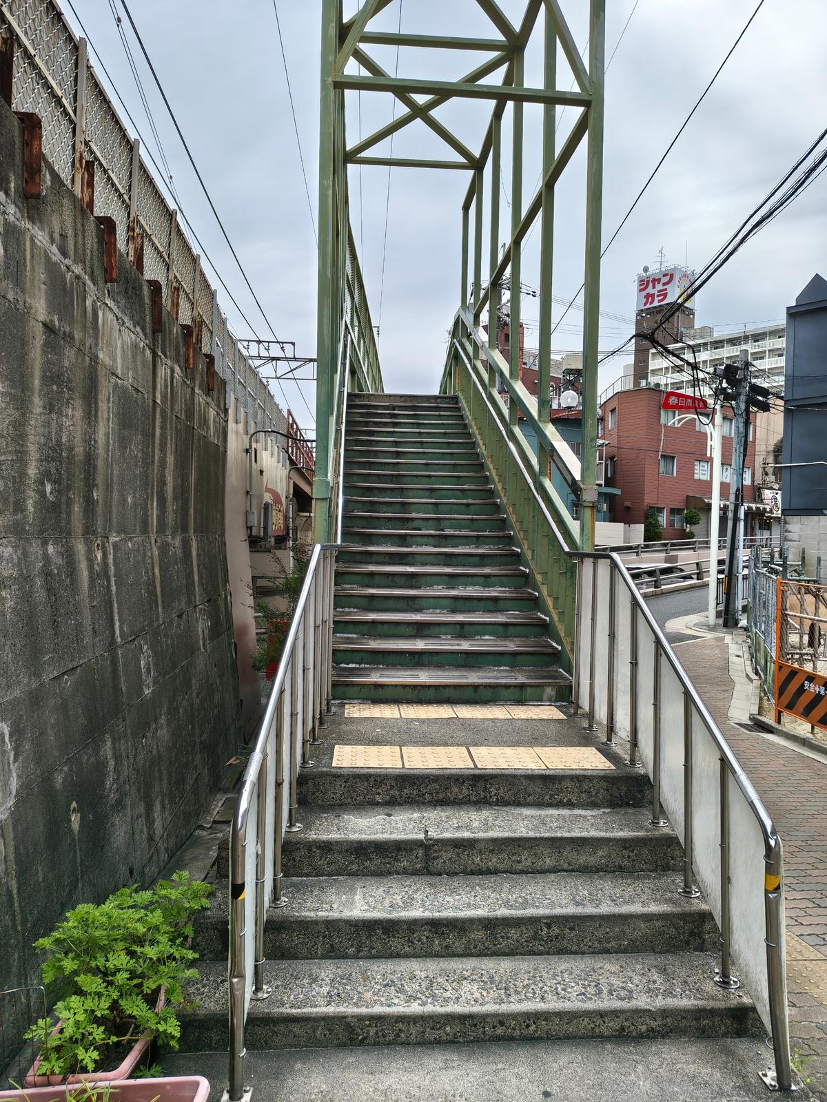 📍JR茨木駅西口から、線路沿いを進む✨ ❋写真は帰り道です！