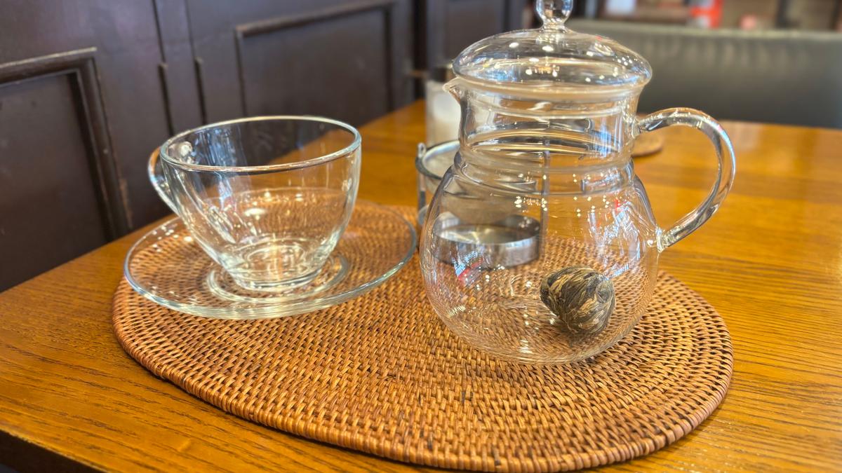 中国工芸花茶の茶葉ははじめはコロンとしてます👀