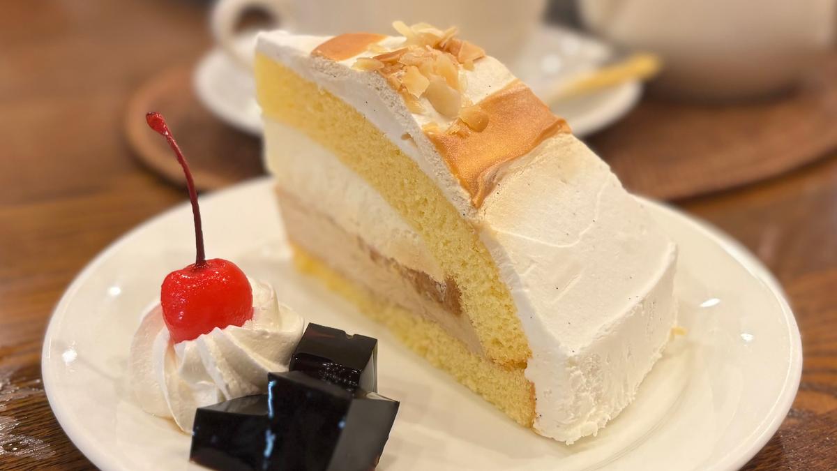 本日のケーキのセット🍰他にも5種類くらいありました😊