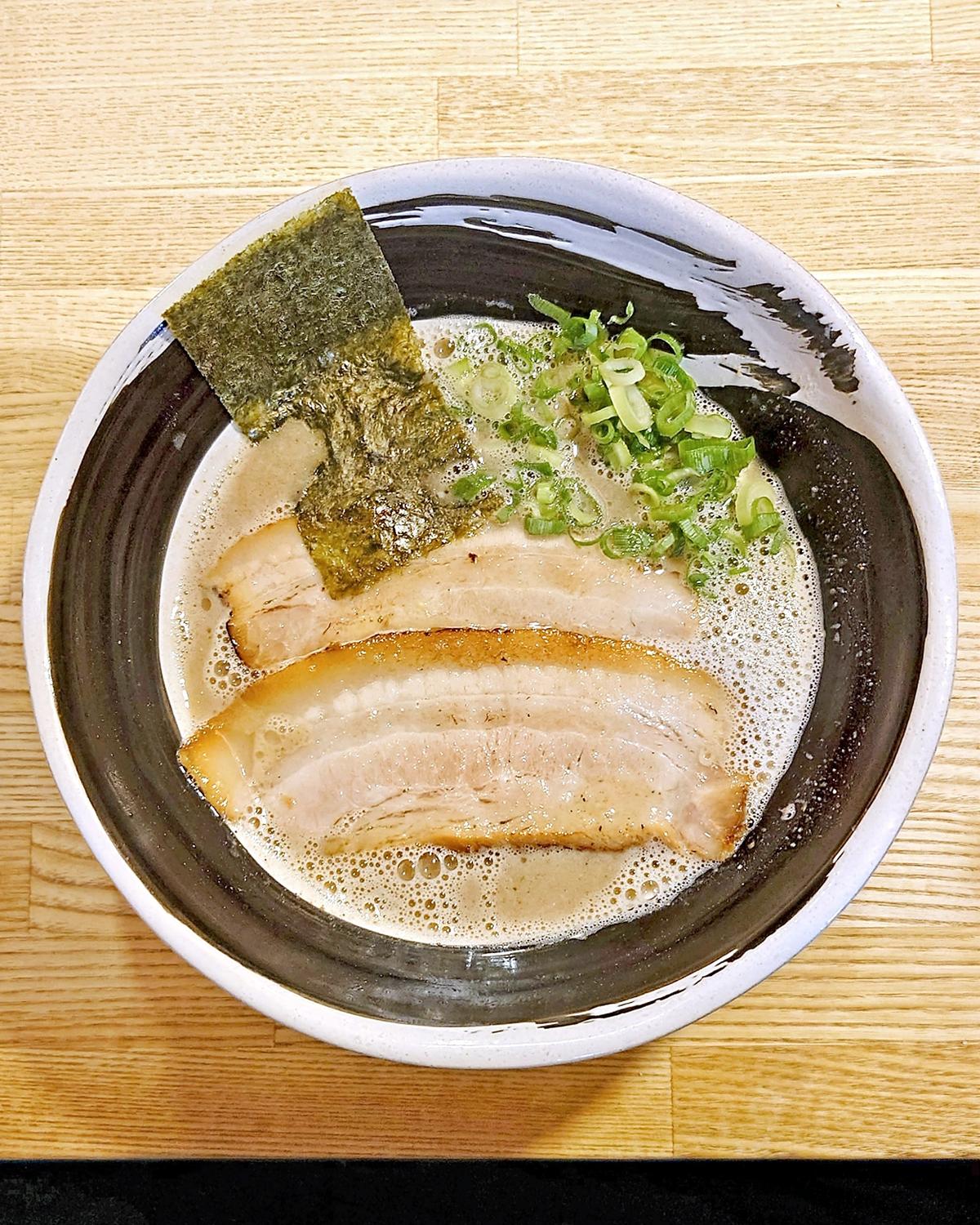 濃厚煮干とんこつ石田ラーメン