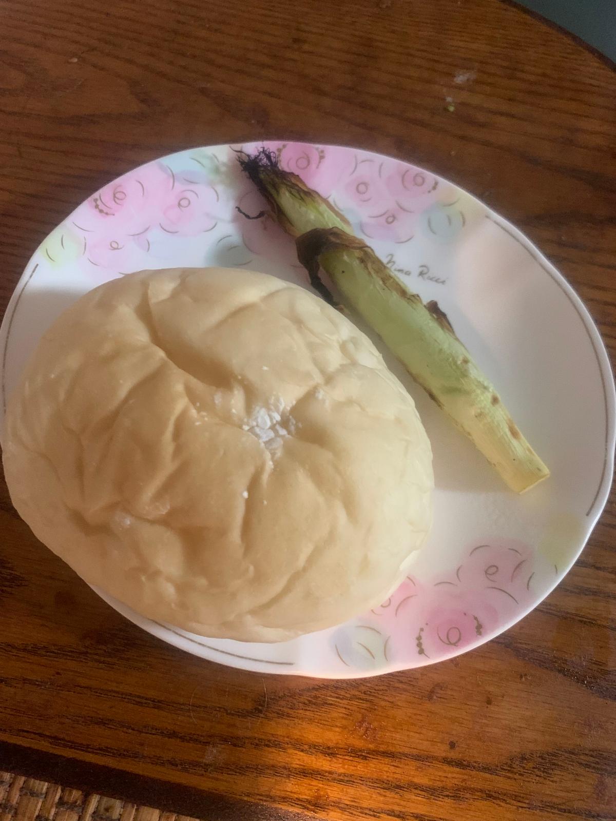 付け合わせにヤングコーンの素焼きを添えました