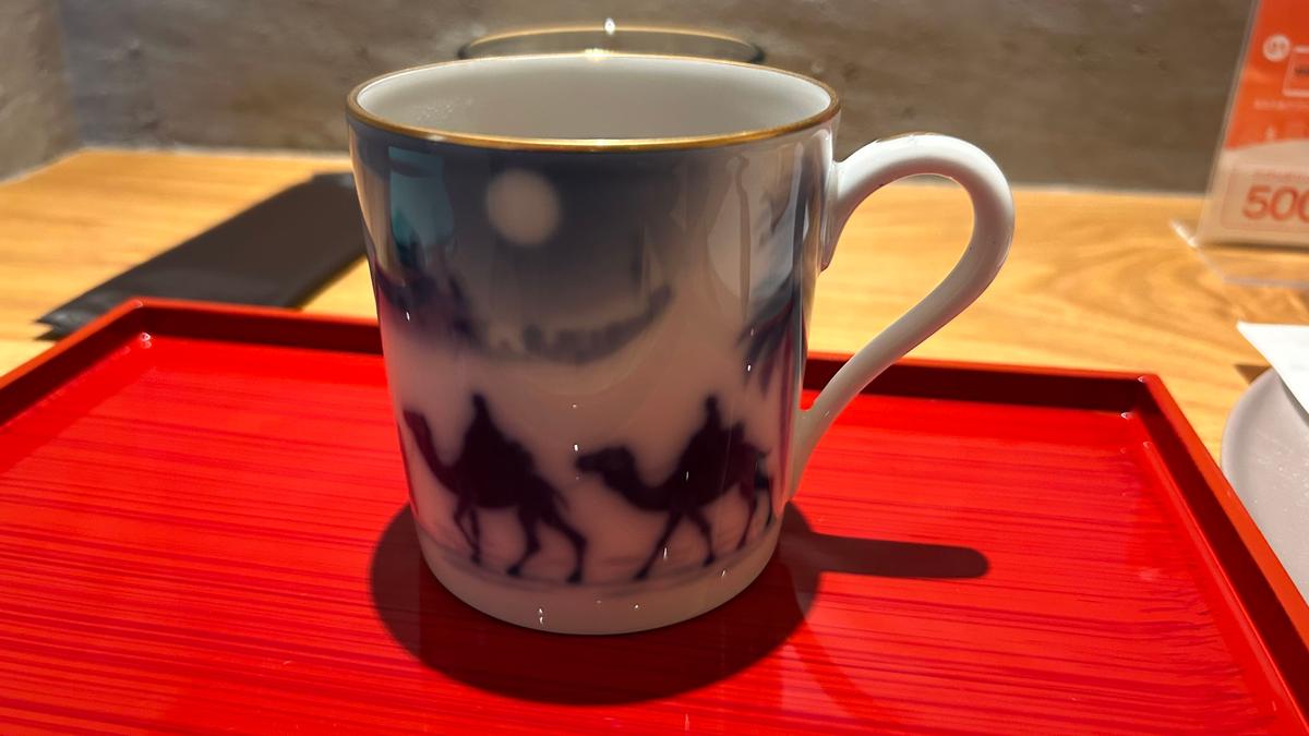 こだわりのカップで堪能できる至福の一杯