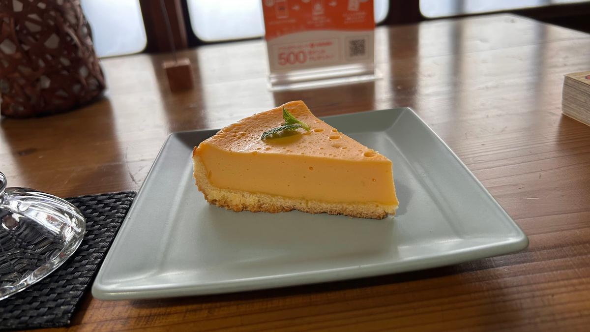 しっかりとした食感のチーズタルトケーキが美味！