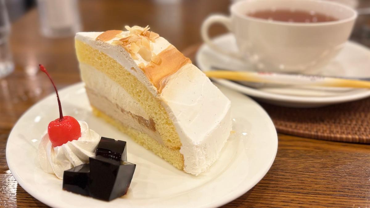 コーヒーゼリーとさくらんぼ🍒添えられてるだけでテンションも上がります😆