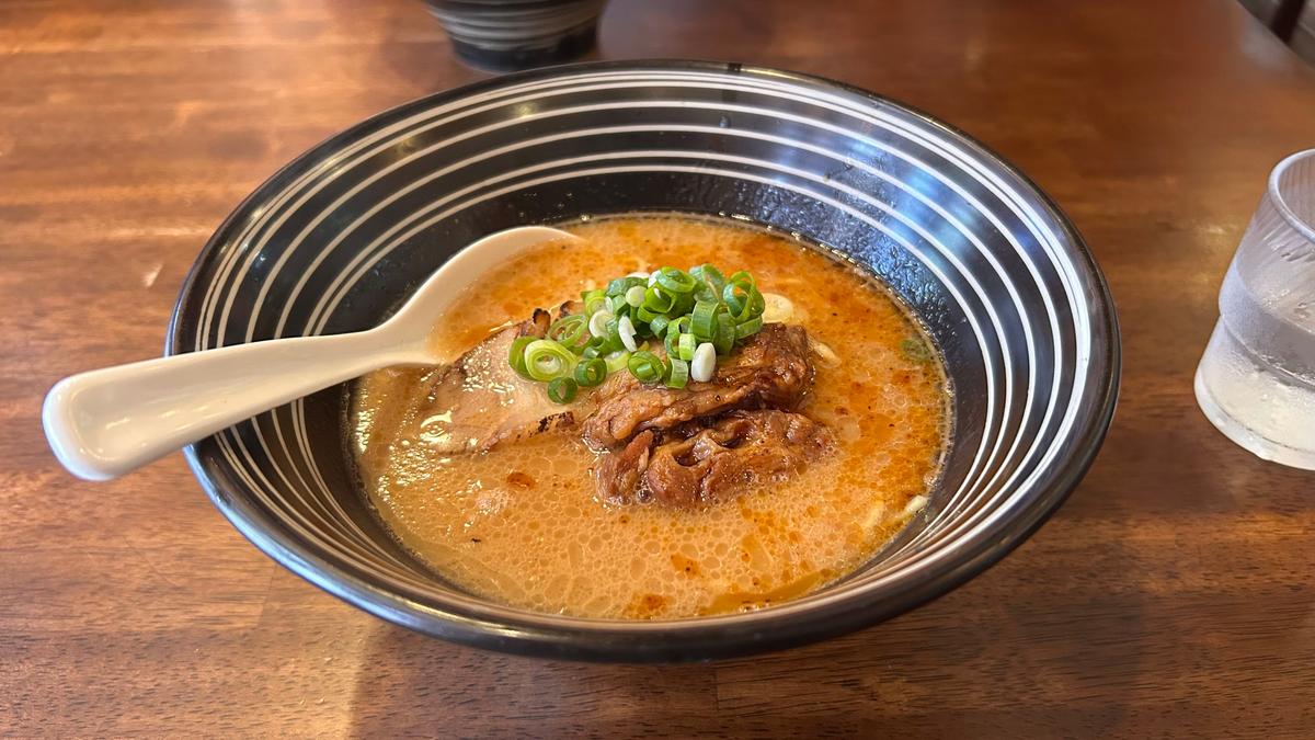 肉厚なチャーシューがドーン!と乗ったラーメン🍖