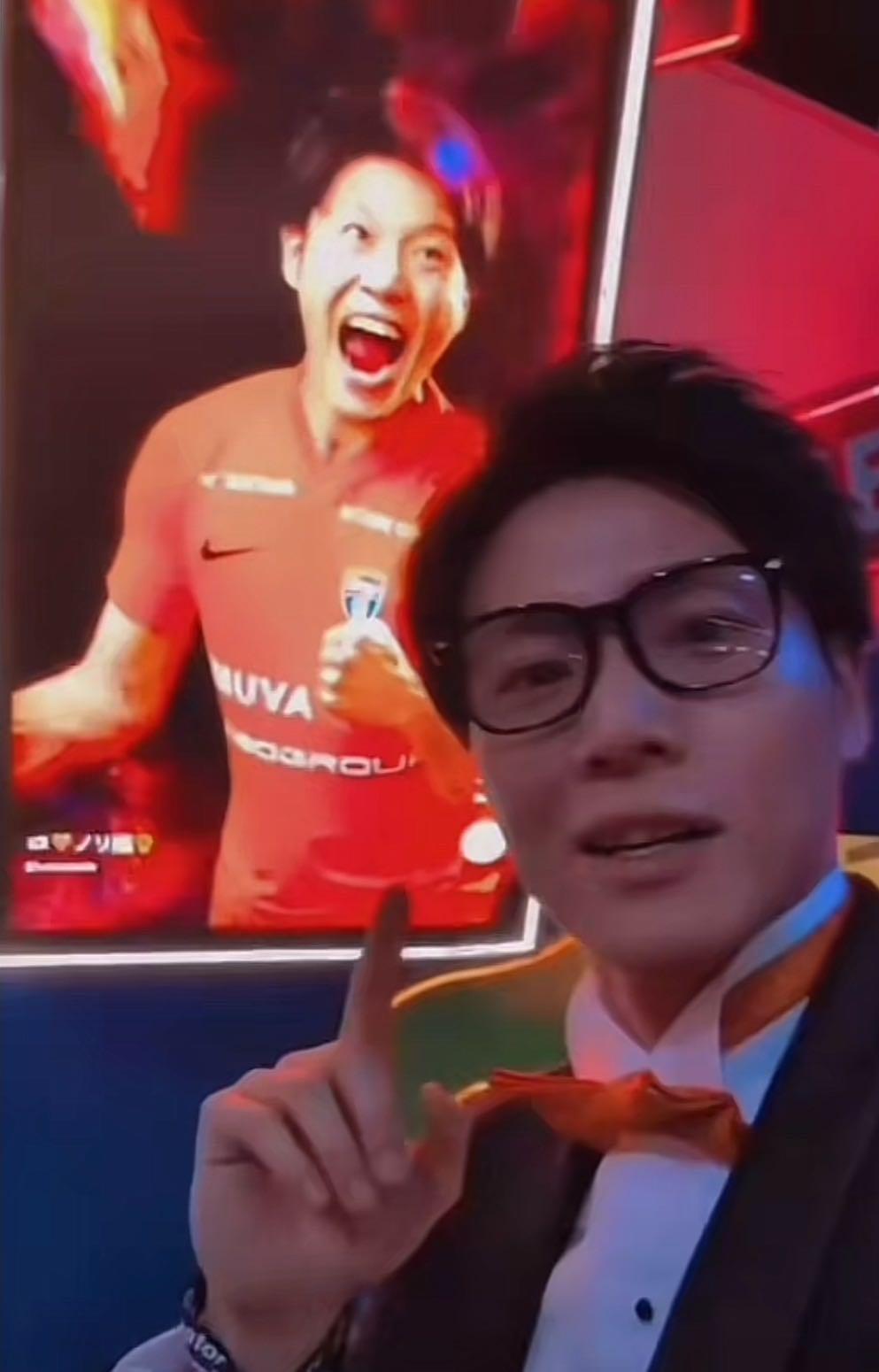 表彰式での店長さんとCM