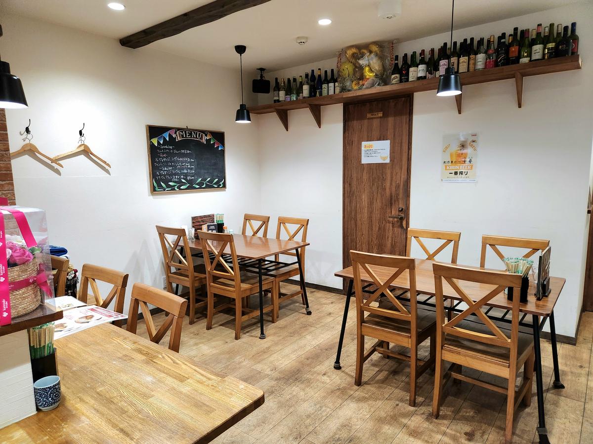 落ち着いた店内