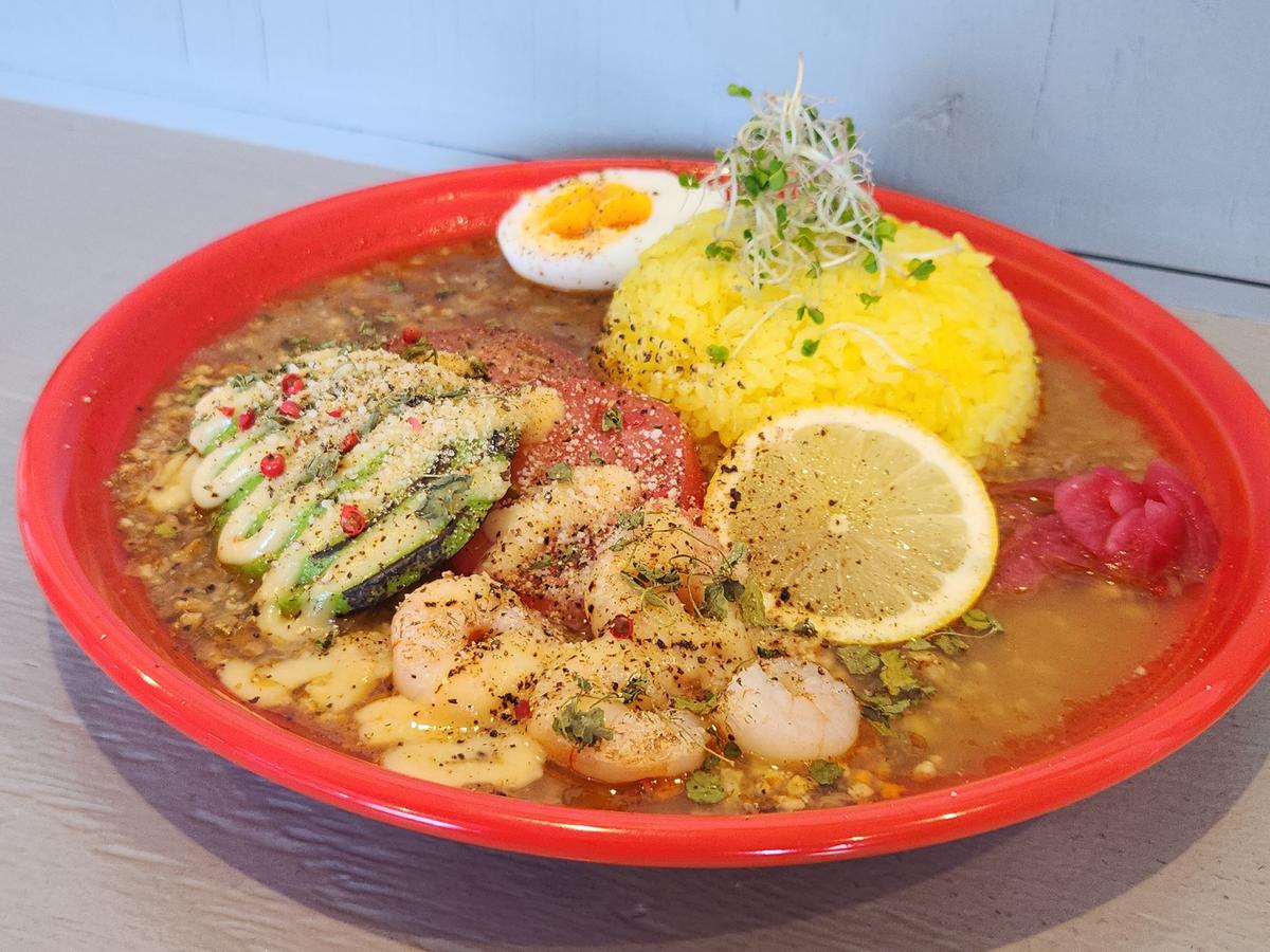 「アボカドシュリンプチーズトマト・キーマカレー」