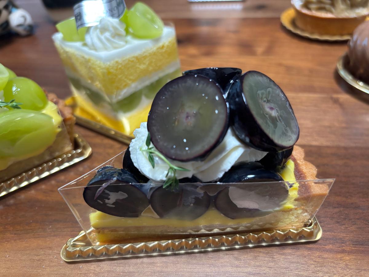 長野県産ナガノパープルのタルト ¥740 タルト美味しい!