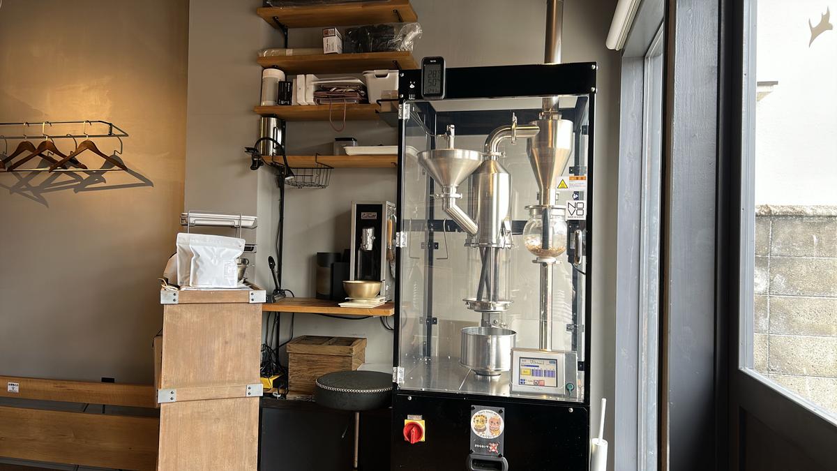目の前に焙煎機☕️