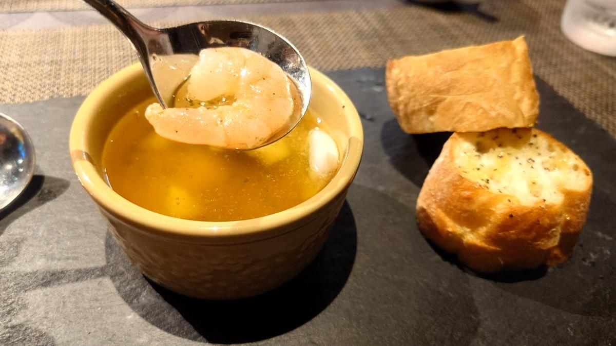 いや、このアヒージョめっちゃ美味しかった!抱えて食べたいっ笑