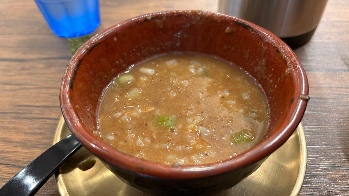 濃厚なつけ汁に出汁を注いで食べる雑炊風(^^♪