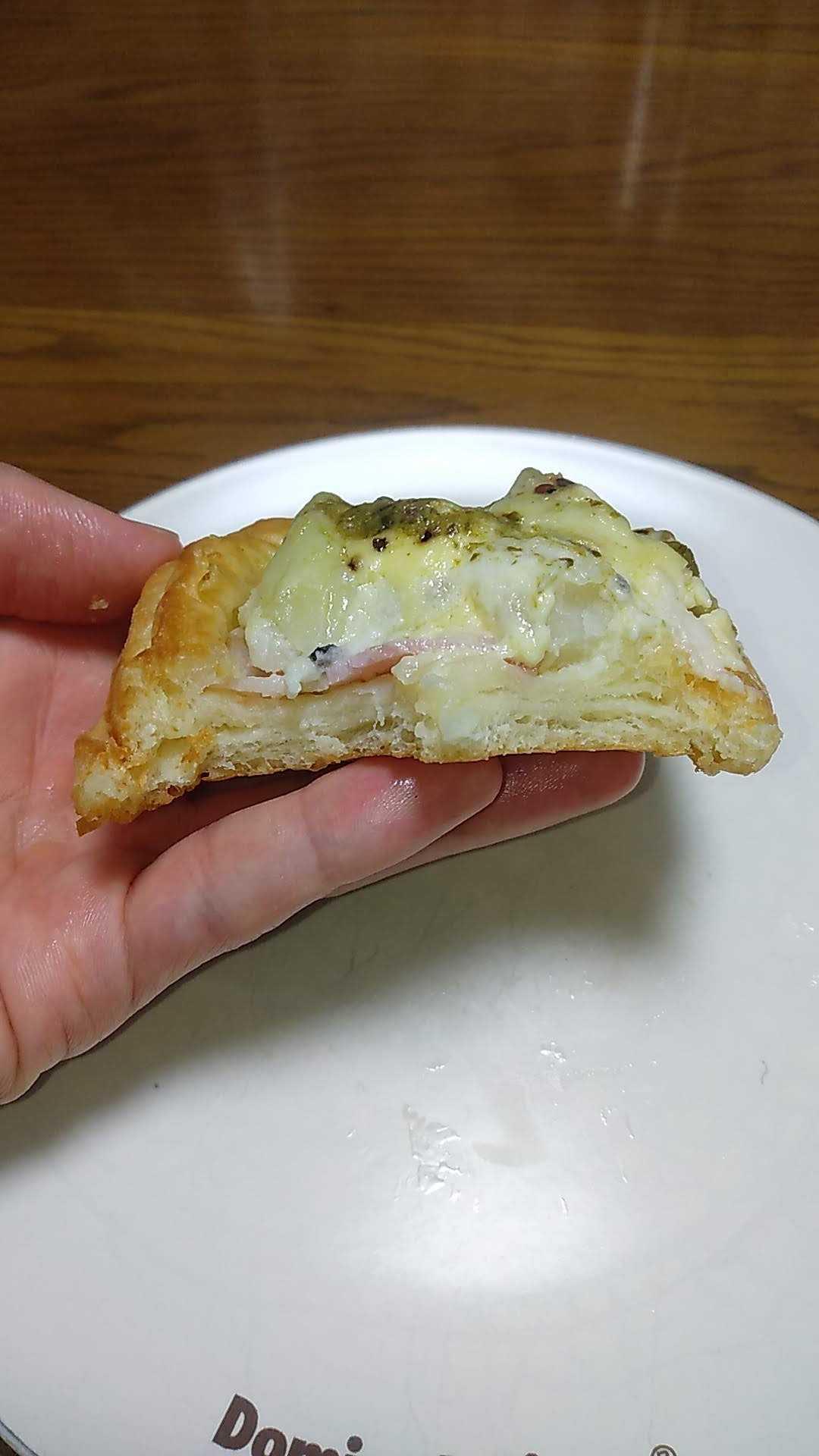 バジルベーコンポテトバターパン