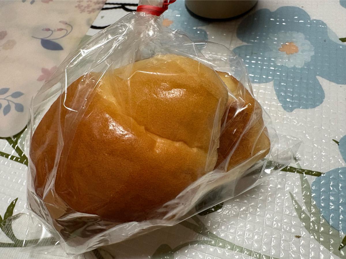 ロールパン2個で100円