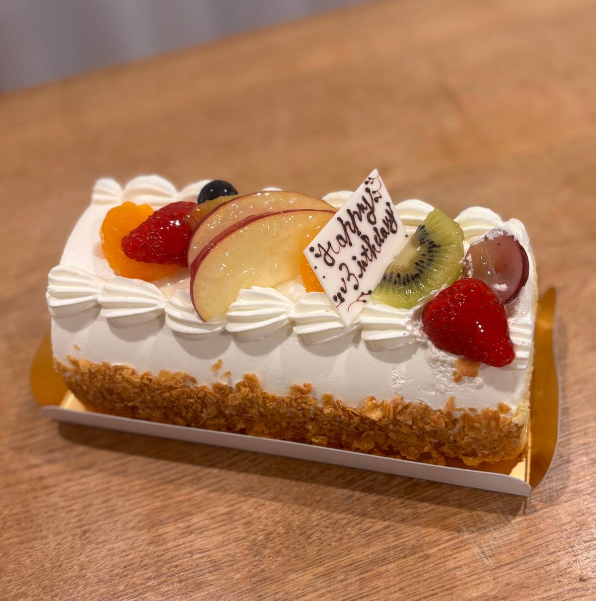 フルーツのロールケーキ