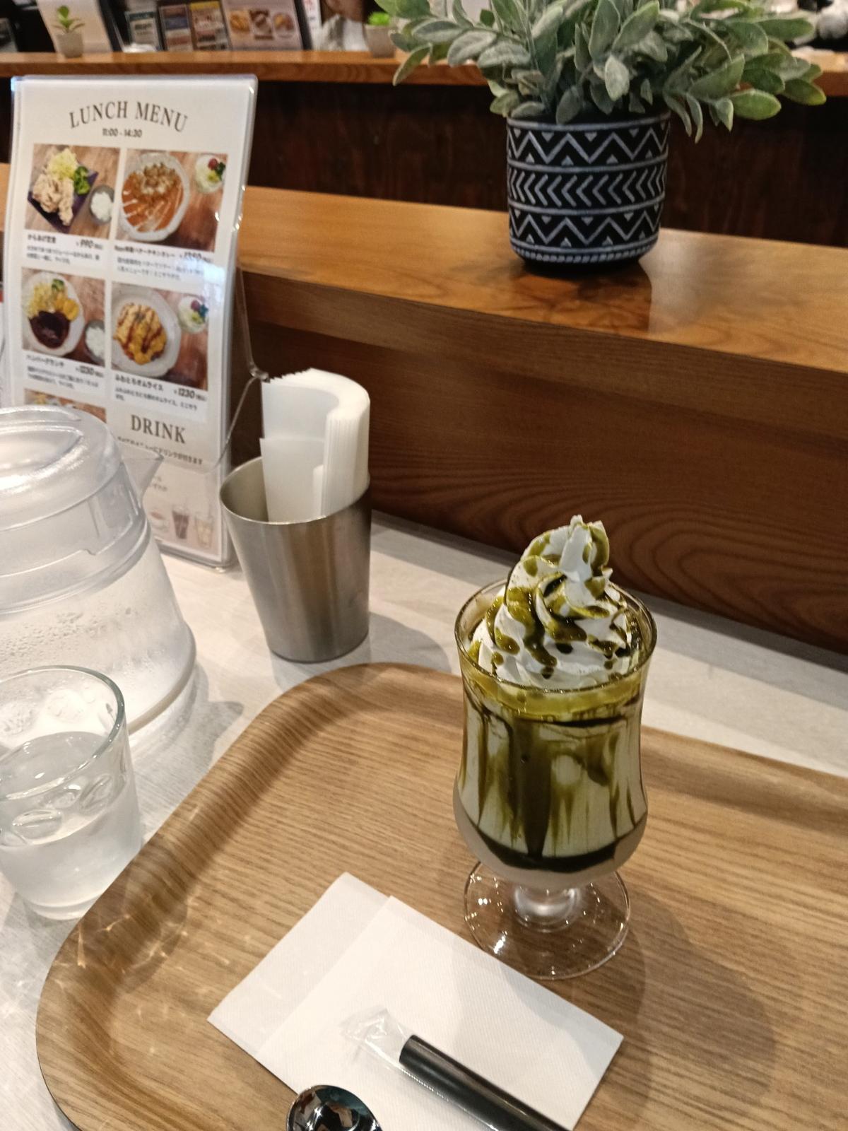 お抹茶のお味は…甘さが勝ってるかなぁ。◕‿◕。