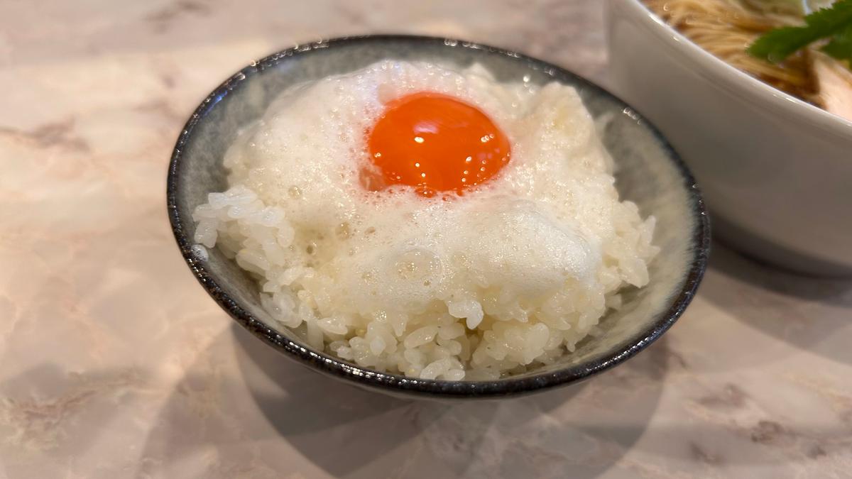 白身を泡立てているので、ふわふわ食感を楽しめます🍚