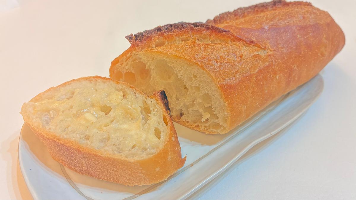 バケット(ハーフ)家でバター塗って頂きました