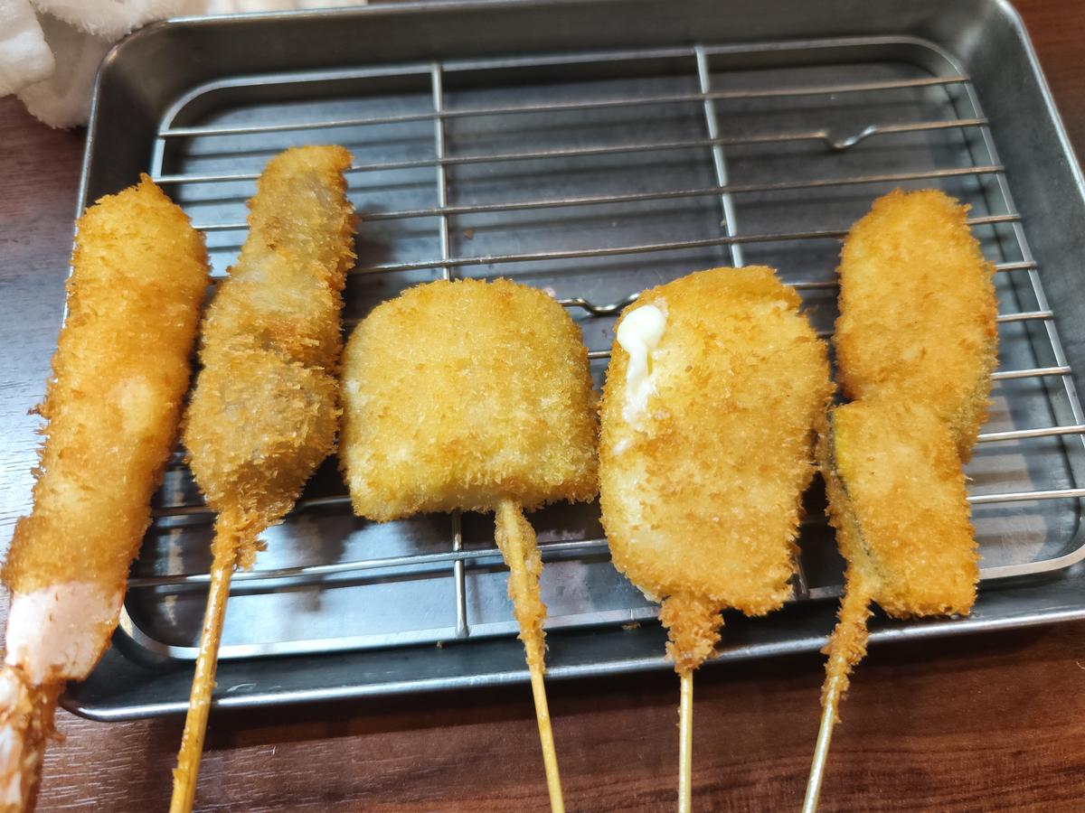 串かつ(海老、牛かつ、とうもろこし、モッツァレラ、カボチャ)