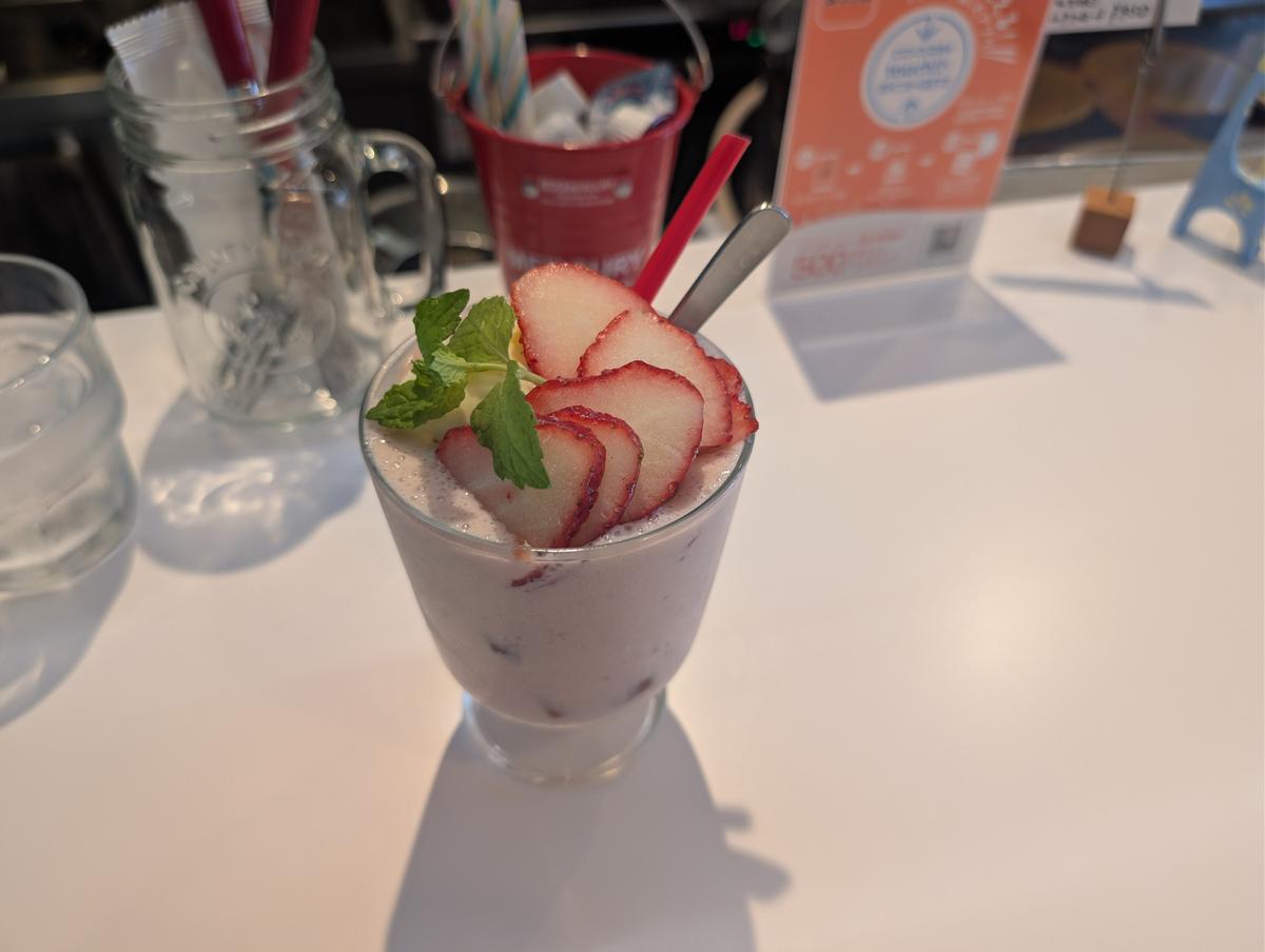 いちごミルクフロート