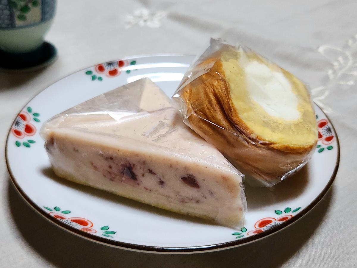 いちごのレアチーズと米粉のロールケーキも購入!