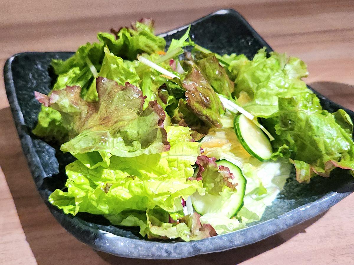 サラダもたっぷり