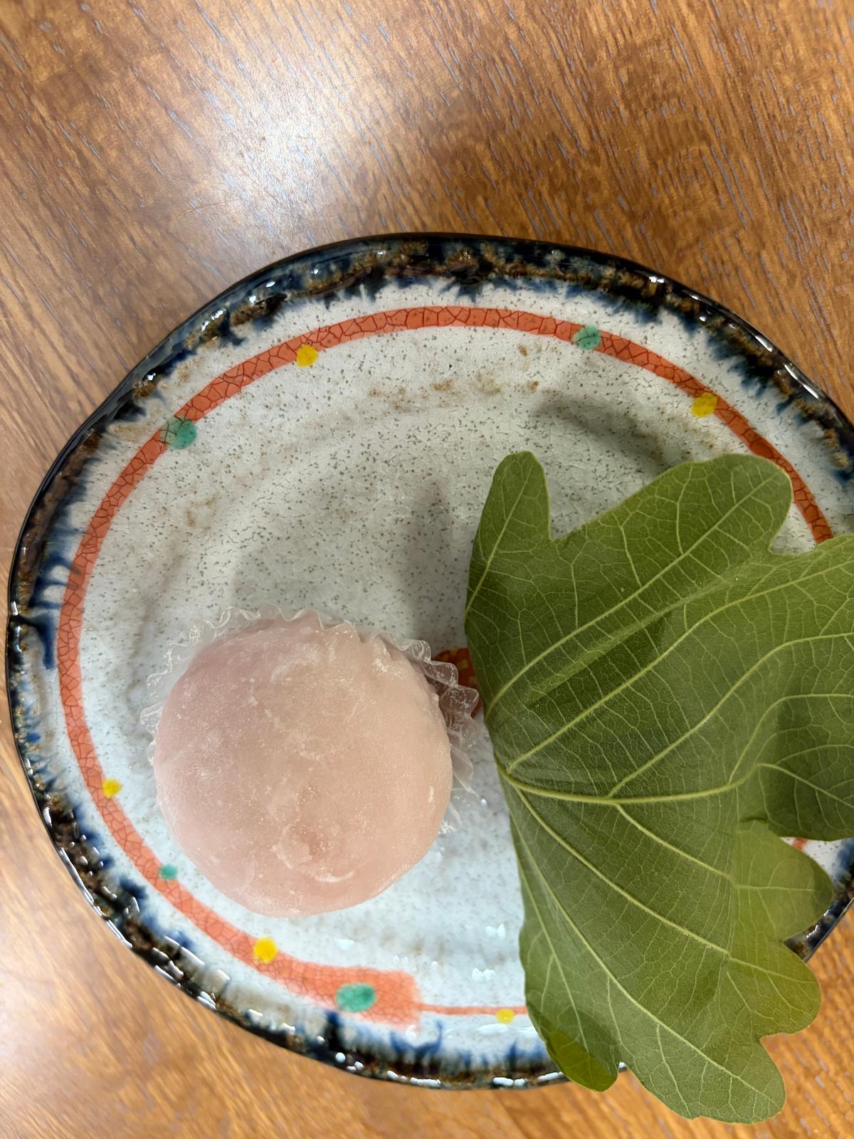いちご大福と柏餅(よもぎ粒あん)