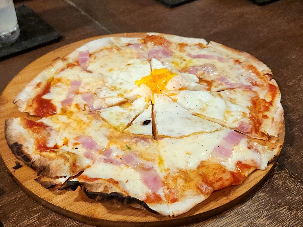 パリパリのピザ