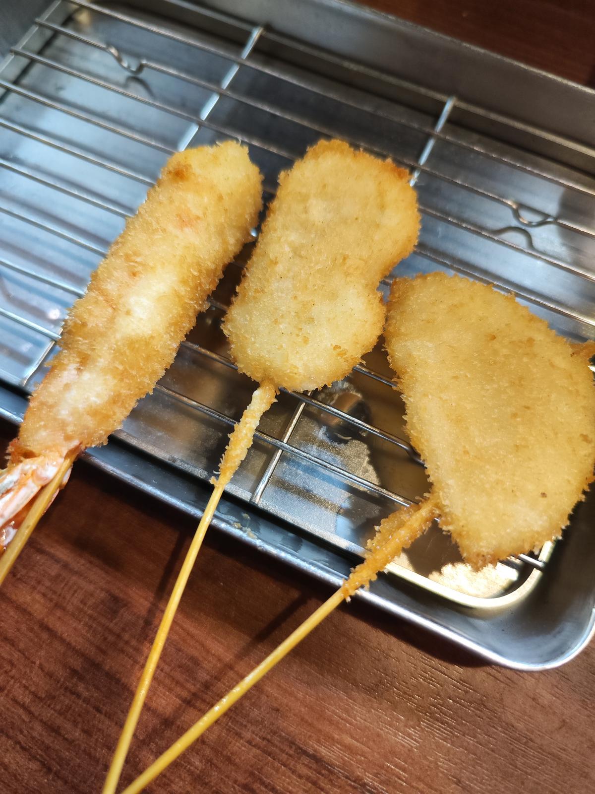 左から海老、ささみしそ巻き、玉ねぎ