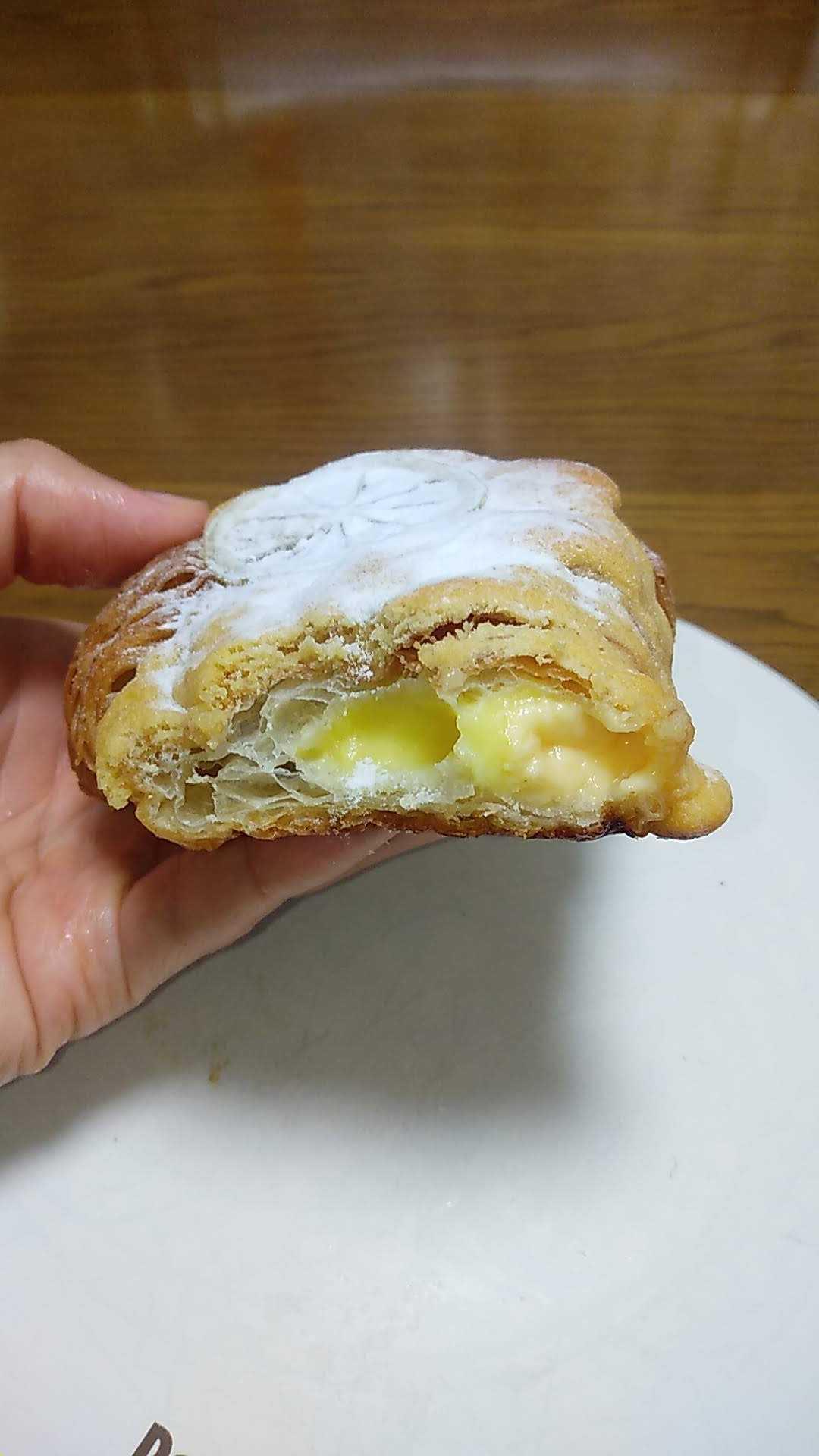クロワッサンレモン