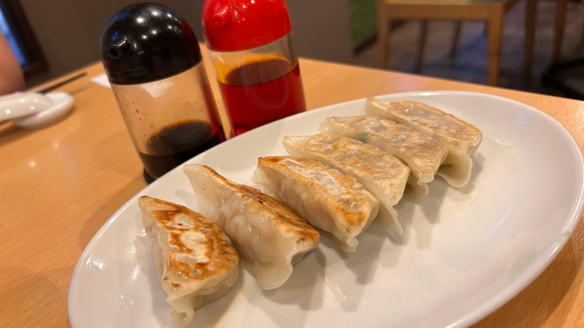 安定の餃子はラー油多めで食べたい派です🥟